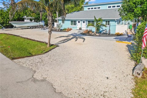 Propiedad comercial en venta en Englewood, Florida, 6 dormitorios, 320.7 m2 № 2155805 - foto 6
