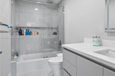 Condo in Miami, Florida, 3 bedrooms  № 1888743 - photo 26