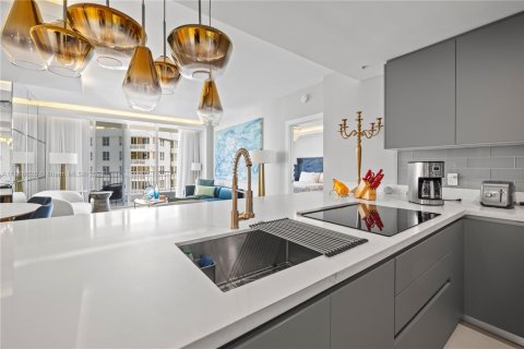 Condo in Miami, Florida, 3 bedrooms  № 1888743 - photo 21