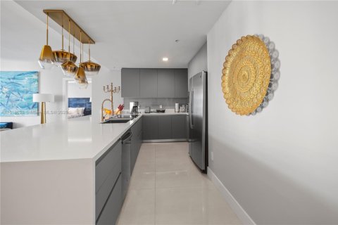 Condo in Miami, Florida, 3 bedrooms  № 1888743 - photo 19