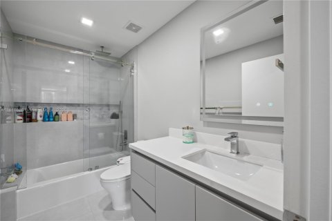 Condo in Miami, Florida, 3 bedrooms  № 1888743 - photo 27