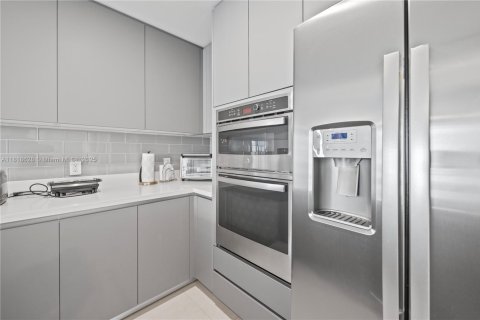 Condo in Miami, Florida, 3 bedrooms  № 1888743 - photo 22
