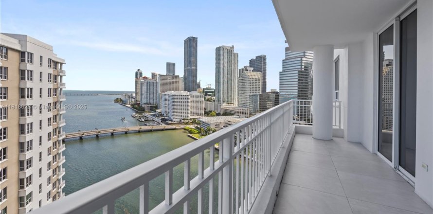Condominio en Miami, Florida, 3 dormitorios № 1888743