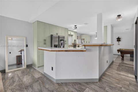 Casa en venta en Pembroke Pines, Florida, 4 dormitorios, 188.31 m2 № 2412477 - foto 14
