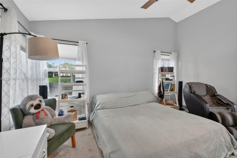 Casa en venta en Pembroke Pines, Florida, 4 dormitorios, 188.31 m2 № 2412477 - foto 21