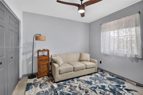 Casa en venta en Pembroke Pines, Florida, 4 dormitorios, 188.31 m2 № 2412477 - foto 29