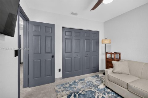 Casa en venta en Pembroke Pines, Florida, 4 dormitorios, 188.31 m2 № 2412477 - foto 30