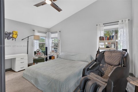 Casa en venta en Pembroke Pines, Florida, 4 dormitorios, 188.31 m2 № 2412477 - foto 20