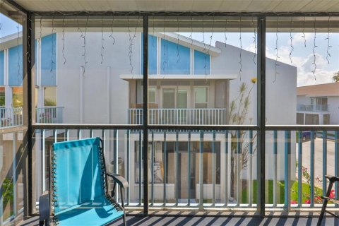 Купить кондоминиум в Мадейра - Бич, Флорида 6 комнат, 76.64м2, № 1755139 - фото 29