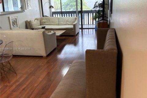 Condo in Stuart, Florida, 2 bedrooms  № 2399643 - photo 15
