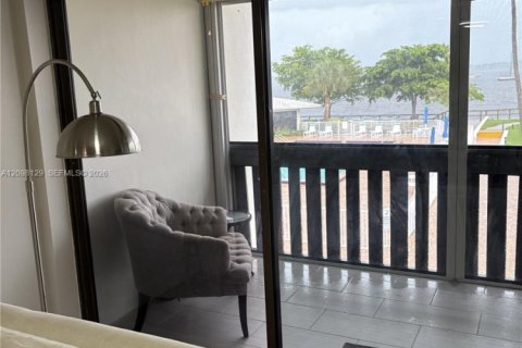 Condo in Stuart, Florida, 2 bedrooms  № 2399643 - photo 19