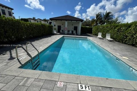 Touwnhouse à vendre à Miami, Floride: 4 chambres, 205.59 m2 № 2057856 - photo 9