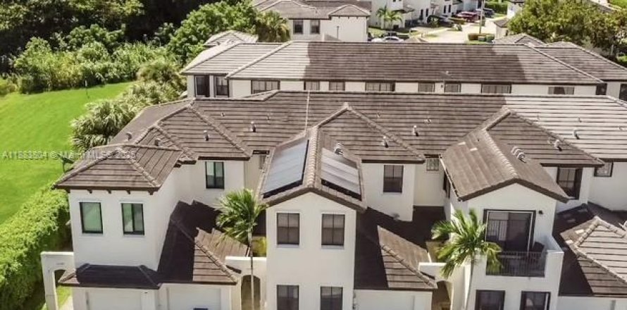 Touwnhouse à Miami, Floride 4 chambres, 205.59 m2 № 2057856