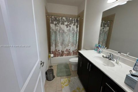 Touwnhouse à vendre à Miami, Floride: 4 chambres, 205.59 m2 № 2057856 - photo 30