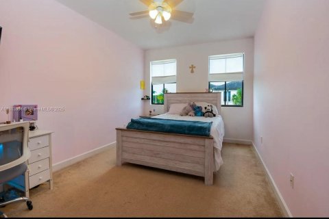 Touwnhouse à vendre à Miami, Floride: 4 chambres, 205.59 m2 № 2057856 - photo 29