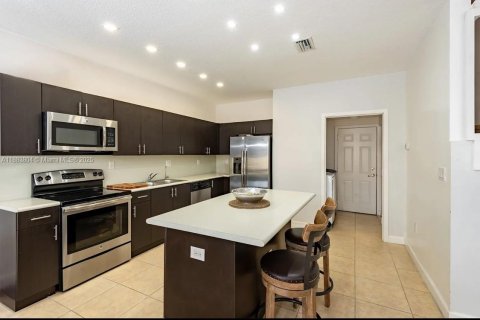 Touwnhouse à vendre à Miami, Floride: 4 chambres, 205.59 m2 № 2057856 - photo 20