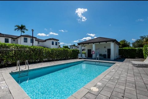 Touwnhouse à vendre à Miami, Floride: 4 chambres, 205.59 m2 № 2057856 - photo 10