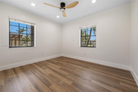 Villa ou maison à louer à Cutler Bay, Floride: 3 chambres, 142.51 m2 № 2076078 - photo 12