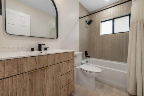 Villa ou maison à louer à Cutler Bay, Floride: 3 chambres, 142.51 m2 № 2076078 - photo 11