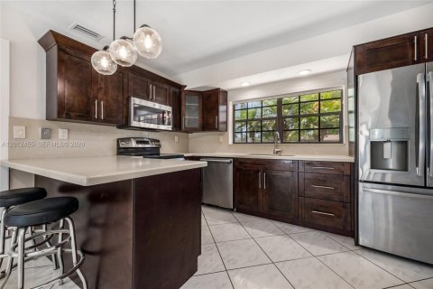 Villa ou maison à louer à Cutler Bay, Floride: 3 chambres, 142.51 m2 № 2076078 - photo 6