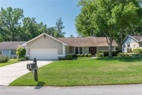 House in Ocala, Florida 3 bedrooms, 200.67 sq.m. № 1636831 - photo 2