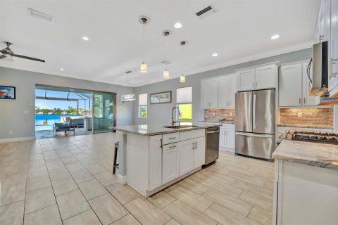 House in Bradenton, Florida 4 bedrooms, 285.67 sq.m. № 1787326 - photo 7