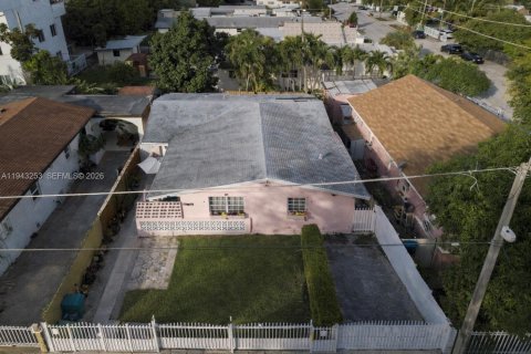 Commercial property in Miami, Florida 175.59 sq.m. № 2006002 - photo 6