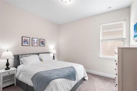Casa en venta en Kissimmee, Florida, 5 dormitorios, 239.13 m2 № 1722615 - foto 10