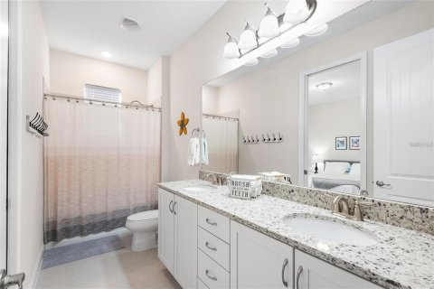 Casa en venta en Kissimmee, Florida, 5 dormitorios, 239.13 m2 № 1722615 - foto 6
