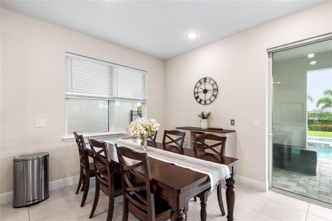 Casa en venta en Kissimmee, Florida, 5 dormitorios, 239.13 m2 № 1722615 - foto 22