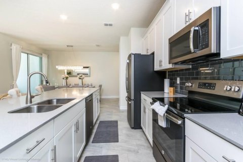 Touwnhouse à vendre à Davenport, Floride: 4 chambres, 176.7 m2 № 2134693 - photo 5