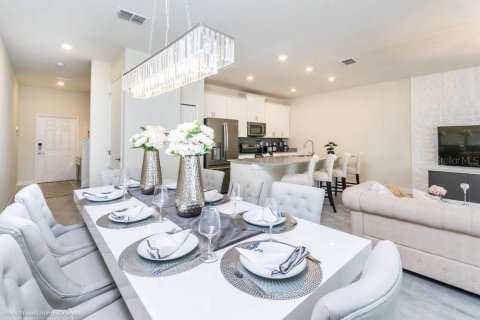 Touwnhouse à vendre à Davenport, Floride: 4 chambres, 176.7 m2 № 2134693 - photo 3