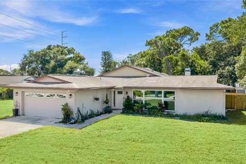House in Largo, Florida 4 bedrooms, 206.71 sq.m. № 2355002