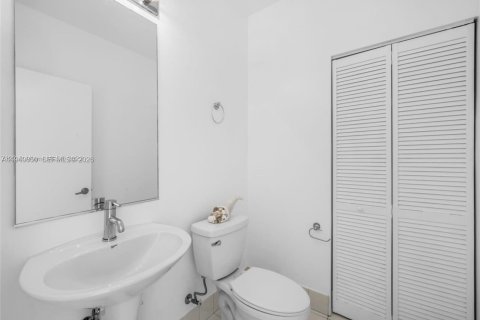 Купить кондоминиум в Майами, Флорида 1 спальня, 88.07м2, № 2005841 - фото 8