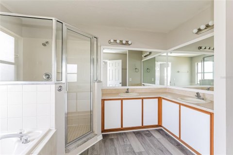 Снять в аренду виллу или дом в Киссимми, Флорида 9 комнат, 195.28м2, № 1613484 - фото 11