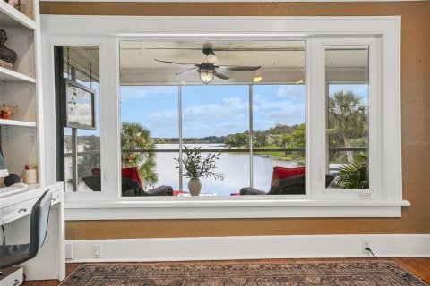 House in Eustis, Florida 4 bedrooms, 356.74 sq.m. № 2429642 - photo 19