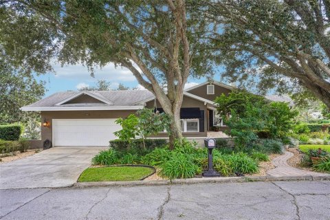 House in Eustis, Florida 4 bedrooms, 356.74 sq.m. № 2429642 - photo 7