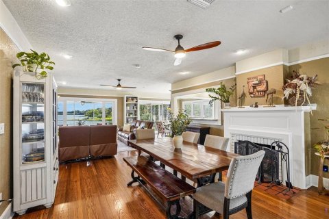 House in Eustis, Florida 4 bedrooms, 356.74 sq.m. № 2429642 - photo 11