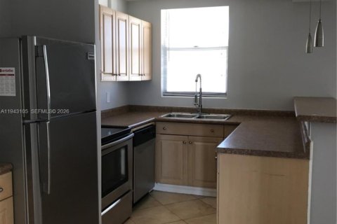 Appartement à louer à North Bay Village, Floride: 1 chambre, 57.6 m2 № 2000780 - photo 2