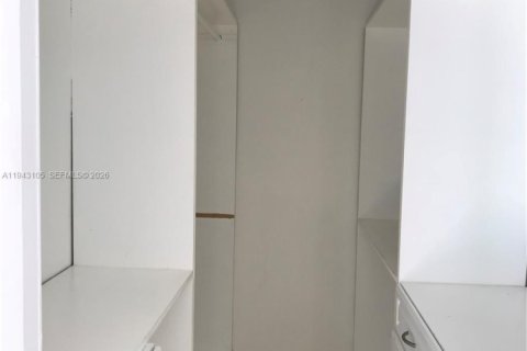 Appartement à louer à North Bay Village, Floride: 1 chambre, 57.6 m2 № 2000780 - photo 3