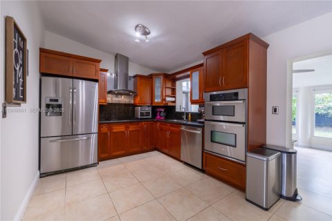 Купить виллу или дом в Майами, Флорида 4 спальни, 173.91м2, № 1997286 - фото 10