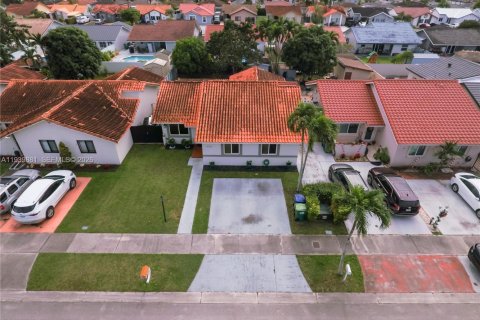 Купить виллу или дом в Майами, Флорида 4 спальни, 173.91м2, № 1997286 - фото 2