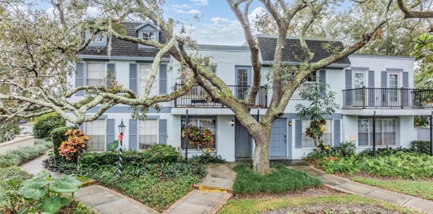 Condominio en Tampa, Florida, 2 dormitorios № 1866585