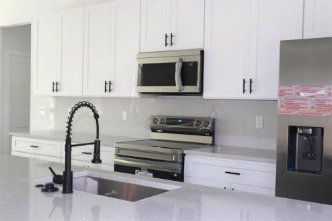 Casa en venta en Citrus Springs, Florida, 4 dormitorios, 164.81 m2 № 2138142 - foto 6