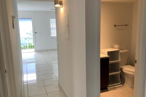 Снять в аренду кондоминиум в Делрей-Бич, Флорида 3 комнаты, 84.26м2, № 2240254 - фото 18