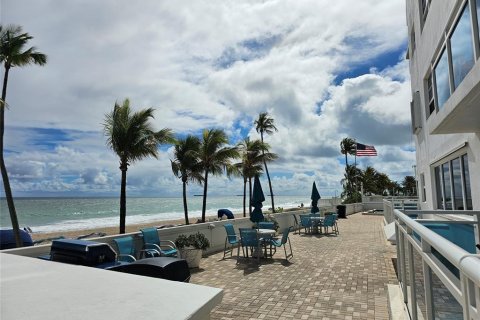 Condominio en alquiler en Fort Lauderdale, Florida, 2 dormitorios, 169.73 m2 № 1005449 - foto 1