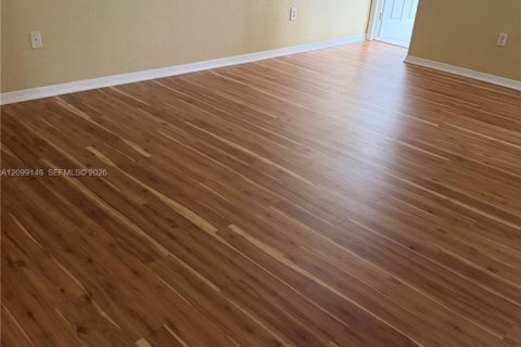 Townhouse in Homestead, Florida 3 bedrooms, 155.15 sq.m. № 2399694 - photo 14