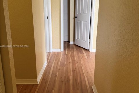 Townhouse in Homestead, Florida 3 bedrooms, 155.15 sq.m. № 2399694 - photo 11