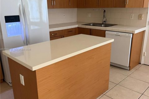 Townhouse in Homestead, Florida 3 bedrooms, 155.15 sq.m. № 2399694 - photo 7