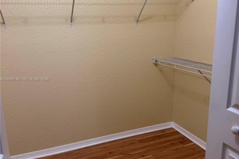 Townhouse in Homestead, Florida 3 bedrooms, 155.15 sq.m. № 2399694 - photo 15
